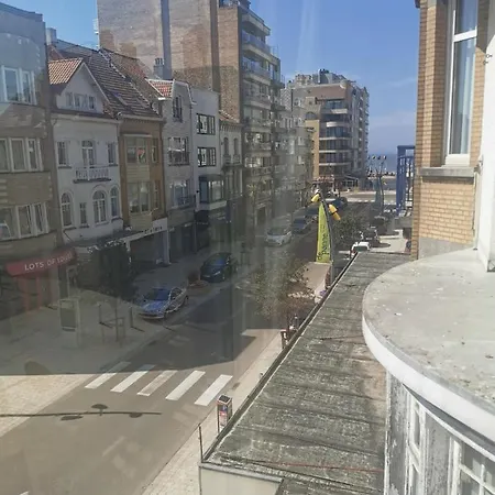 Centre Leopold 204 * De Panne